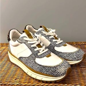 MADEWELL women’s shoes. Size 11.